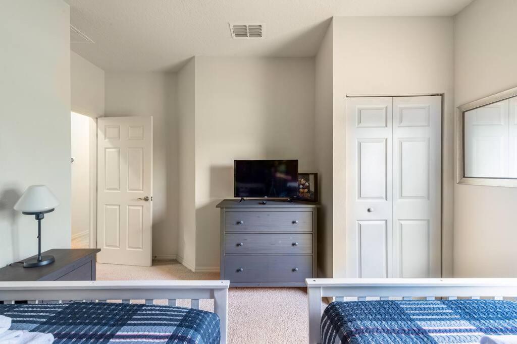 Super Comfy And Spacious 3 Bedroom 10 Minutes From Disney, With Major Shopping 4 Minutes Away Кіссіммі Екстер'єр фото