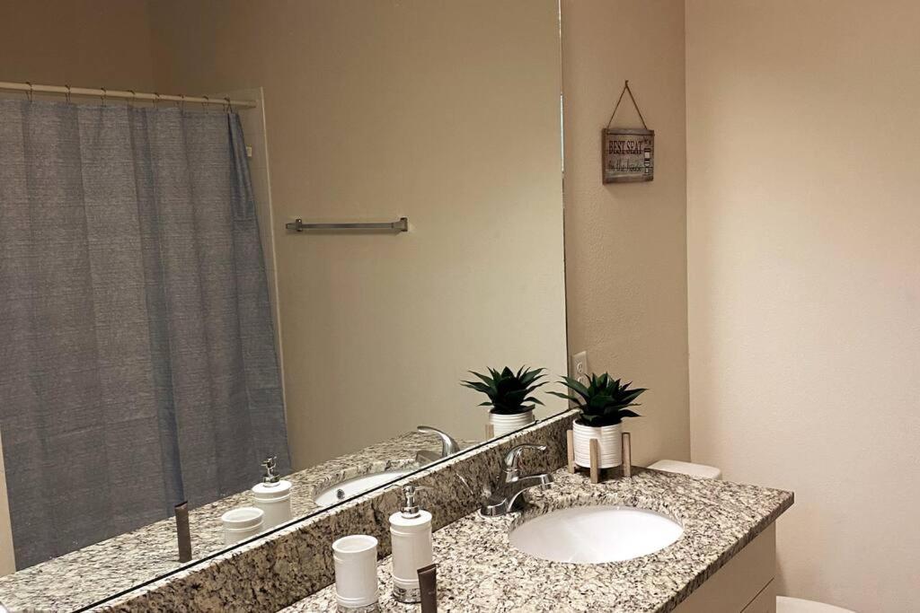Super Comfy And Spacious 3 Bedroom 10 Minutes From Disney, With Major Shopping 4 Minutes Away Кіссіммі Екстер'єр фото