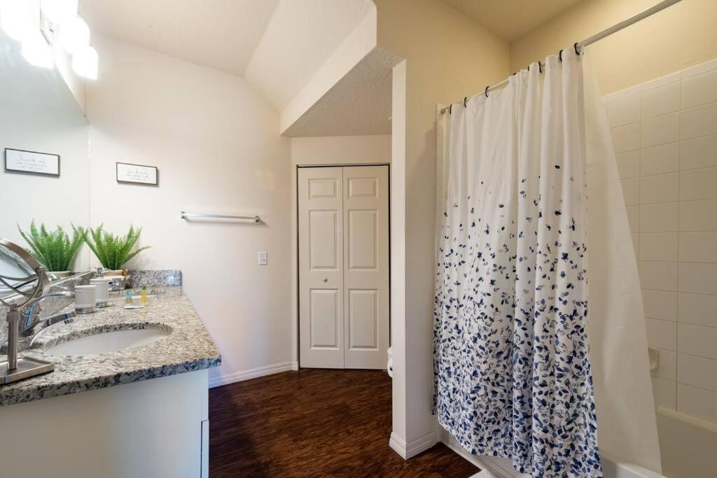 Super Comfy And Spacious 3 Bedroom 10 Minutes From Disney, With Major Shopping 4 Minutes Away Кіссіммі Екстер'єр фото